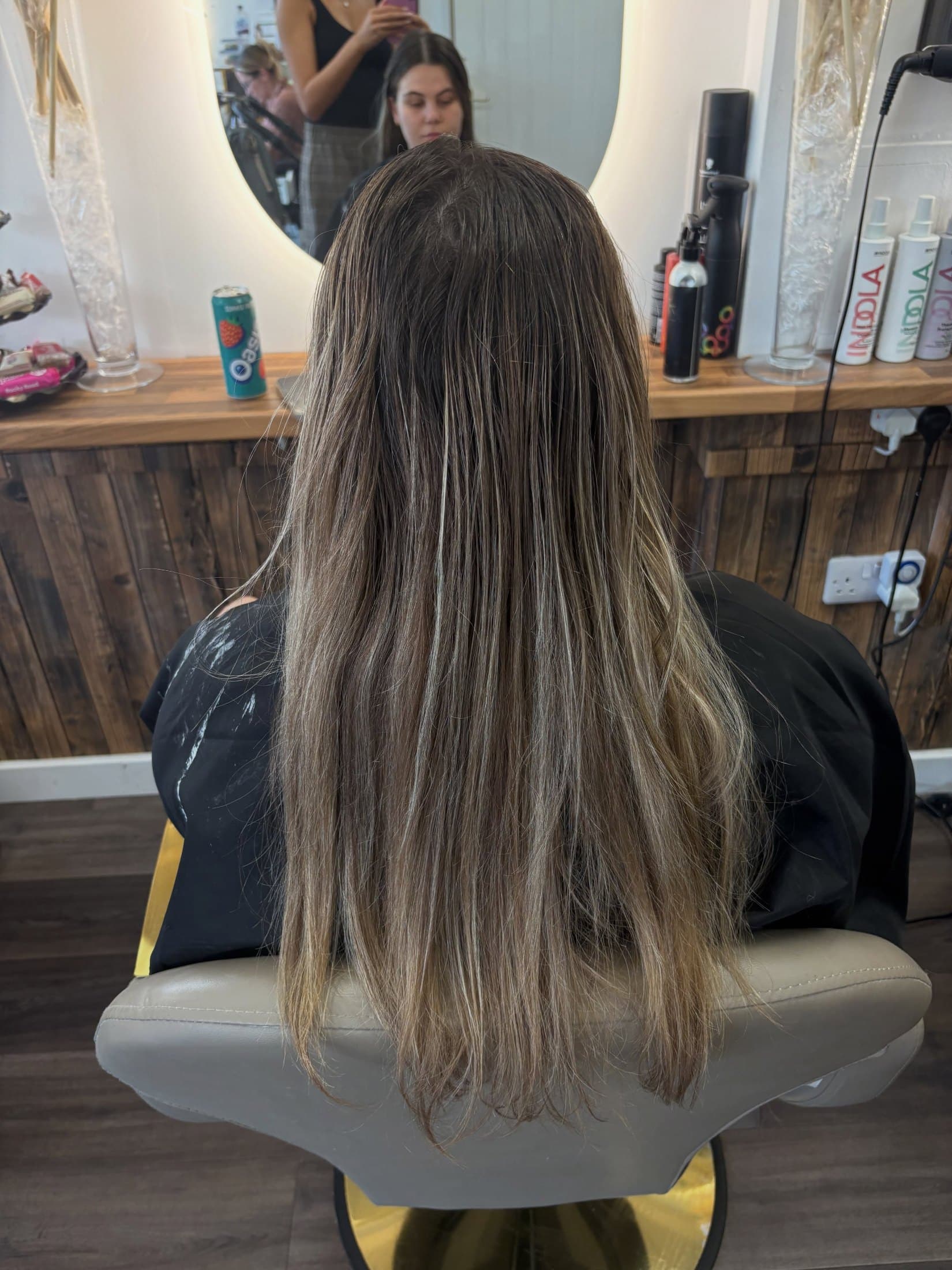 Hair before a full-coverage balayage